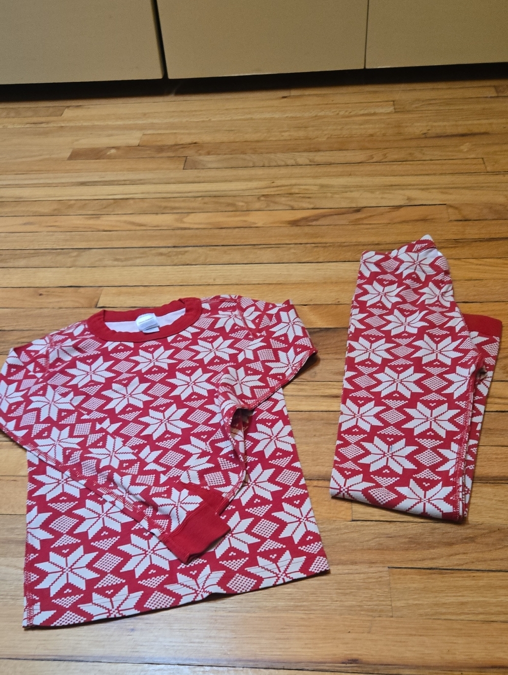 Hanna Andersson Red and White Snowflake Pajama Set